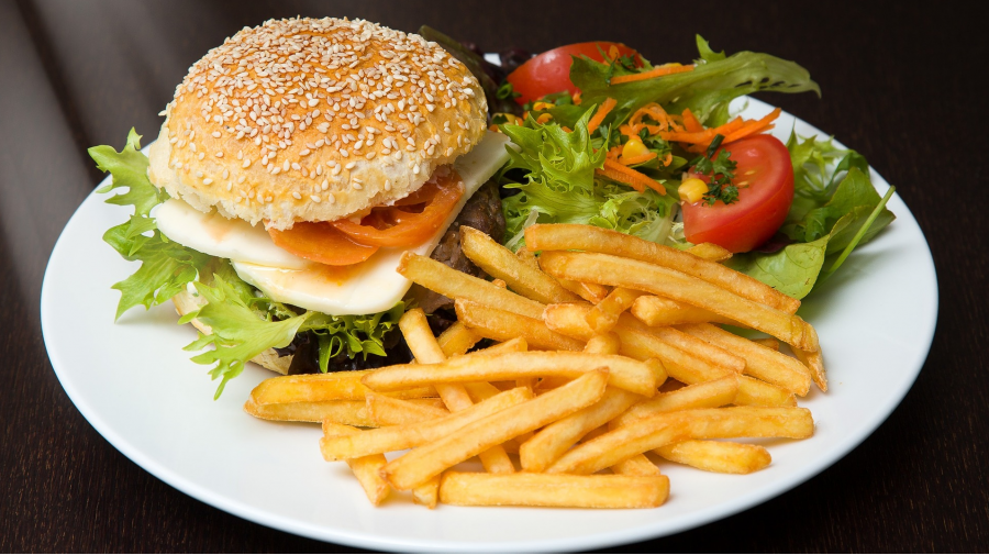 salle-a-manger-hamburger-resto-4-coins-st-jerome.png